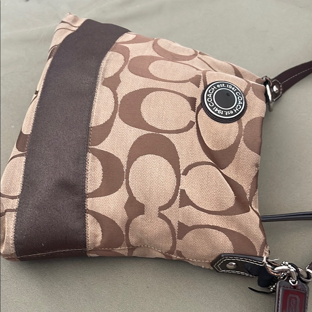 Coach  Vintage  Brown Signature Canvas Shoulders Bag